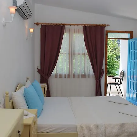 Myra 3*