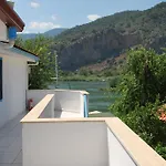 Myra