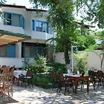 Myra 3*