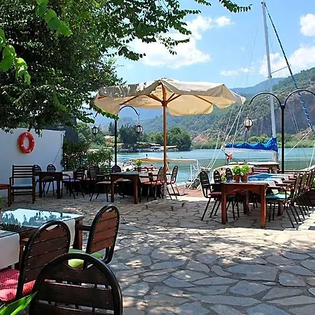 Hotel Myra
