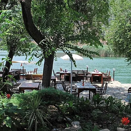 Hotel Myra 3*
