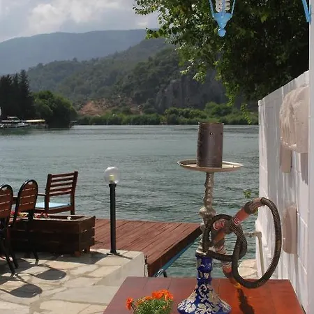 Hotel Myra 3*